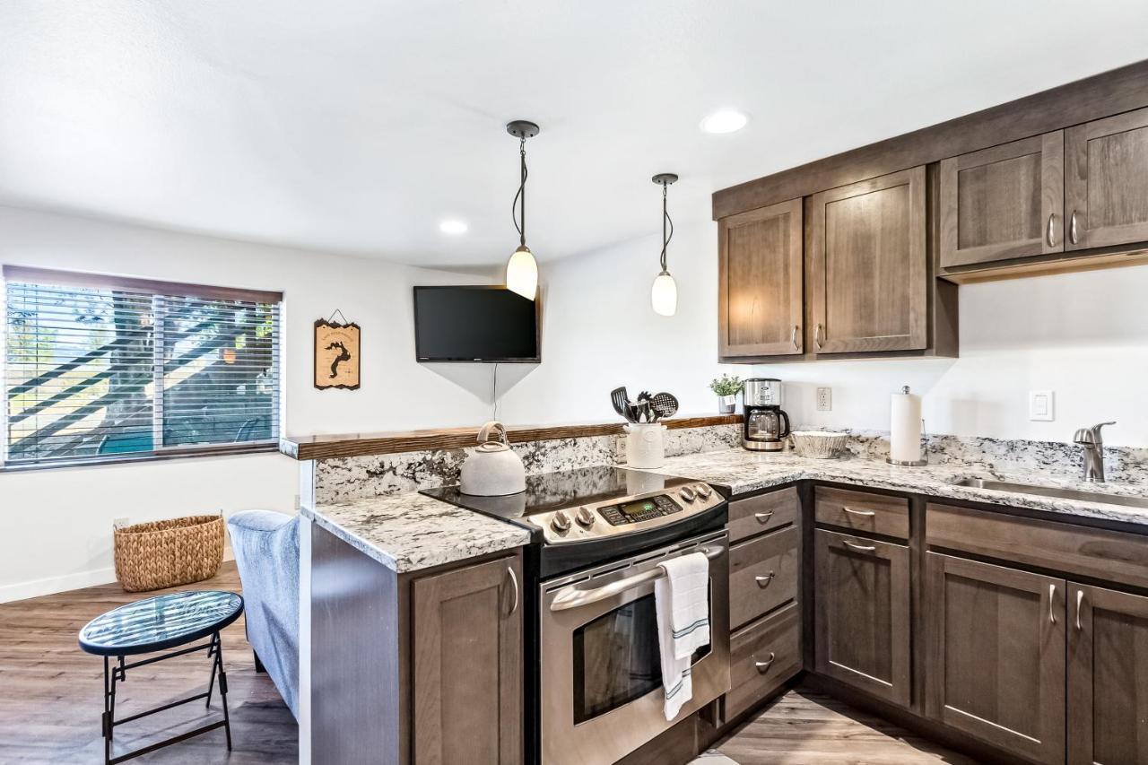 Driftwood Waterfront Gem Apartment Sandpoint Luaran gambar