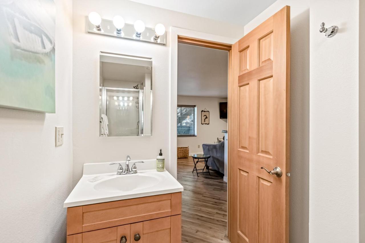 Driftwood Waterfront Gem Apartment Sandpoint Luaran gambar